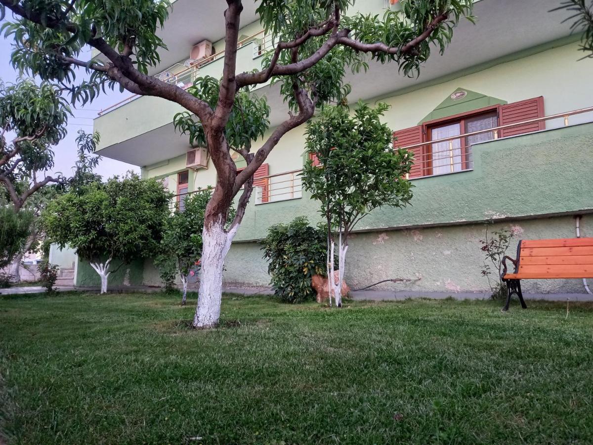 Jonny Guesthouse Ksamil Ngoại thất bức ảnh