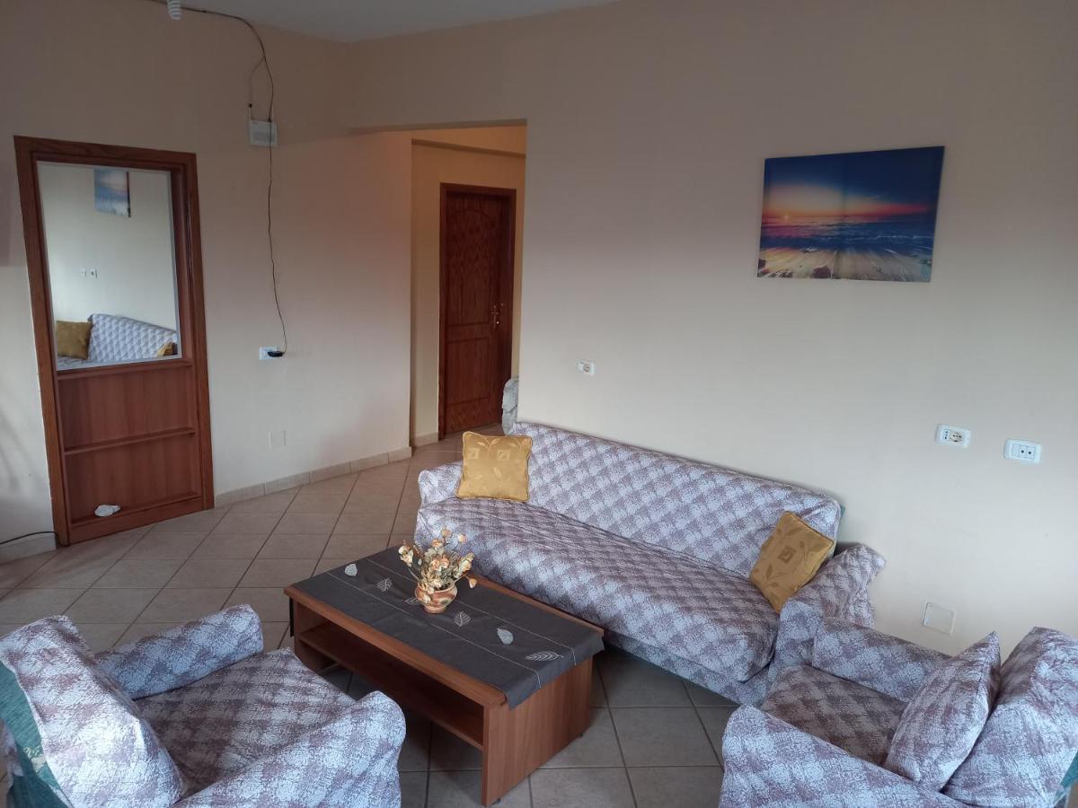 Jonny Guesthouse Ksamil Ngoại thất bức ảnh