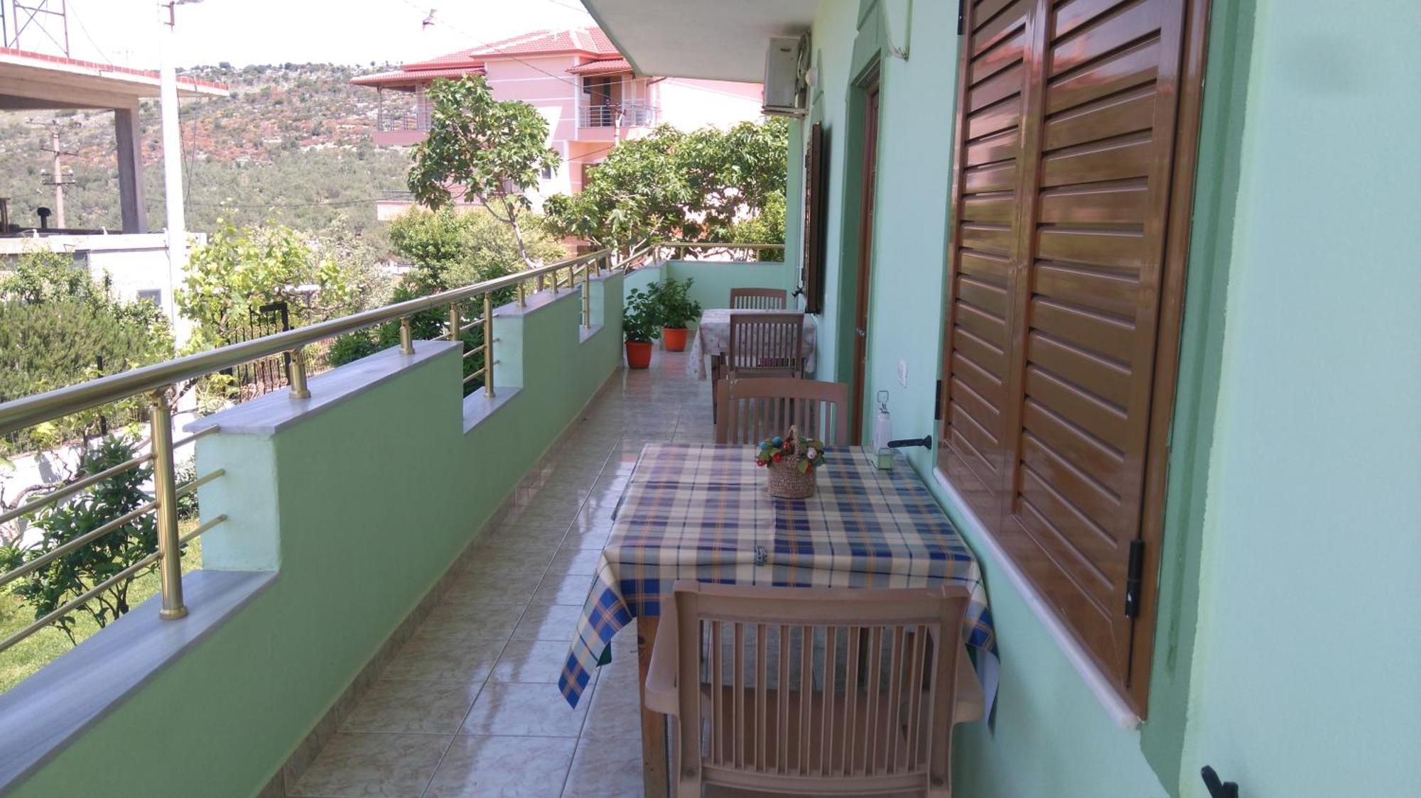 Jonny Guesthouse Ksamil Ngoại thất bức ảnh