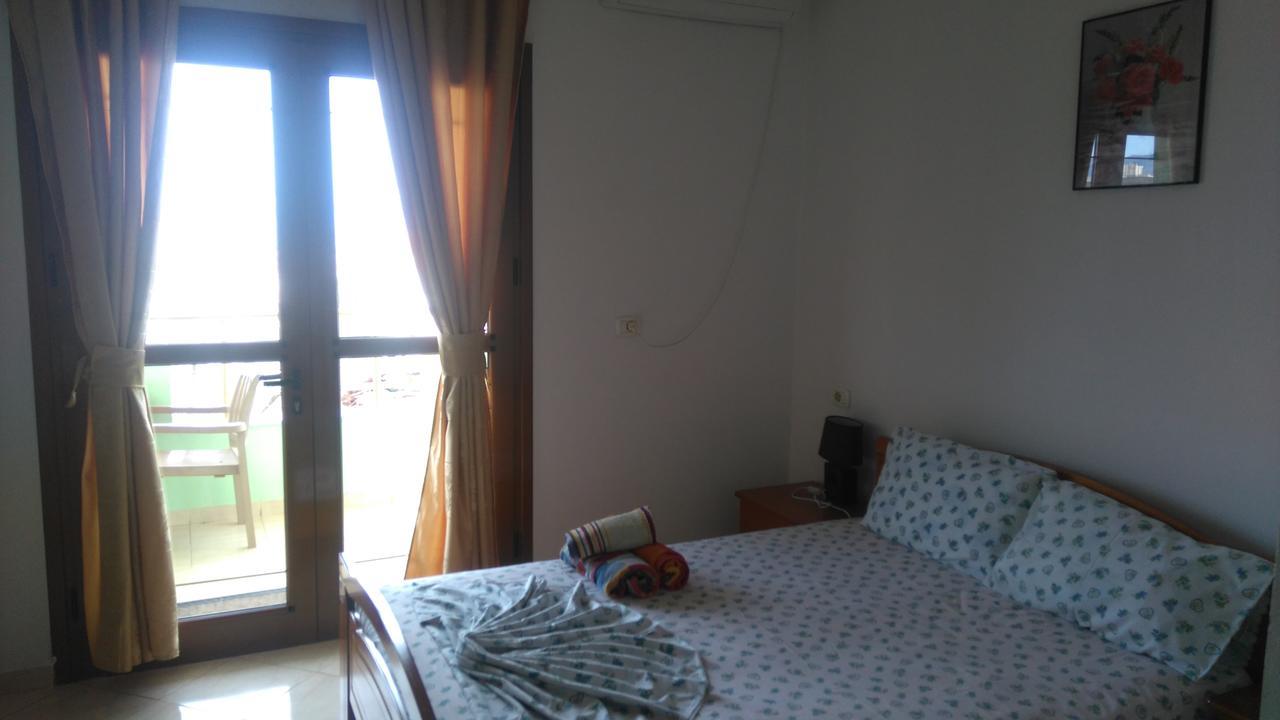 Jonny Guesthouse Ksamil Ngoại thất bức ảnh