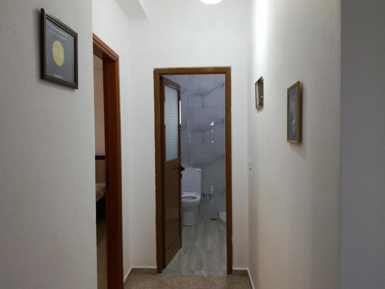 Jonny Guesthouse Ksamil Ngoại thất bức ảnh