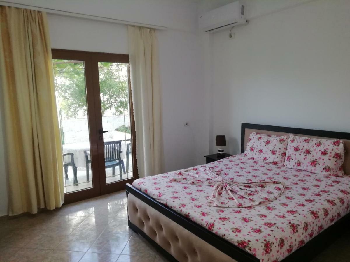 Jonny Guesthouse Ksamil Ngoại thất bức ảnh