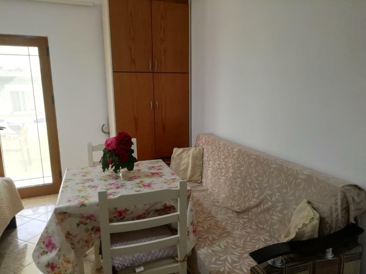 Jonny Guesthouse Ksamil Ngoại thất bức ảnh
