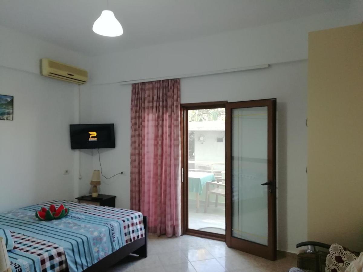 Jonny Guesthouse Ksamil Ngoại thất bức ảnh